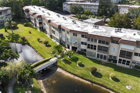 Condo in Lauderdale Lakes, Florida, 1 bedroom  № 1737701 - photo 5
