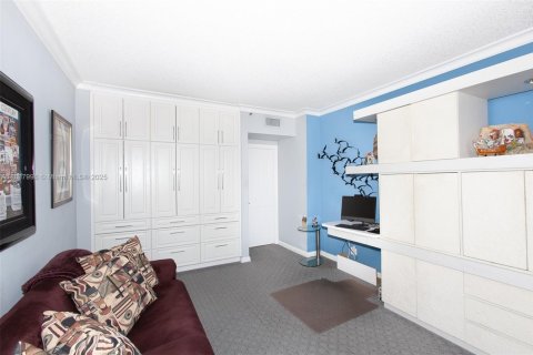 Condo in Aventura, Florida, 2 bedrooms  № 1962659 - photo 21