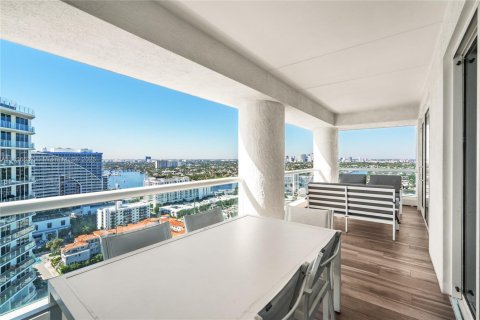 Condominio en venta en Fort Lauderdale, Florida, 2 dormitorios, 103.4 m2 № 1822078 - foto 19