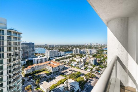 Condominio en venta en Fort Lauderdale, Florida, 2 dormitorios, 103.4 m2 № 1822078 - foto 8