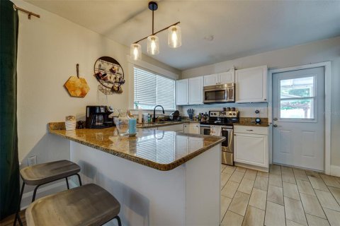 Casa en alquiler en Tampa, Florida, 3 dormitorios, 98.48 m2 № 1869262 - foto 2