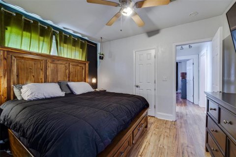 House in Tampa, Florida 3 bedrooms, 98.48 sq.m. № 1869262 - photo 24