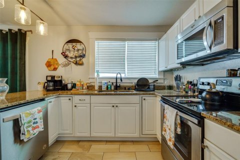 Снять в аренду виллу или дом в Тампа, Флорида 3 спальни, 98.48м2, № 1869262 - фото 3
