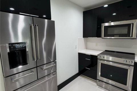 Copropriété à louer à Miami, Floride: 1 chambre, 84.26 m2 № 2046083 - photo 9