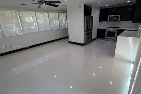 Copropriété à louer à Miami, Floride: 1 chambre, 84.26 m2 № 2046083 - photo 4
