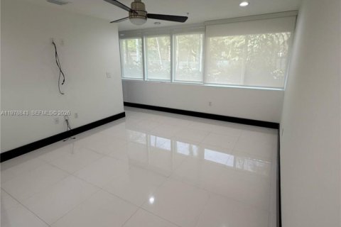 Copropriété à louer à Miami, Floride: 1 chambre, 84.26 m2 № 2046083 - photo 12