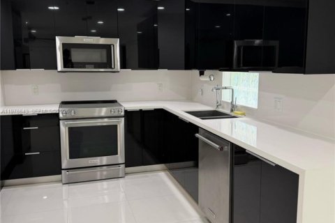 Copropriété à louer à Miami, Floride: 1 chambre, 84.26 m2 № 2046083 - photo 8