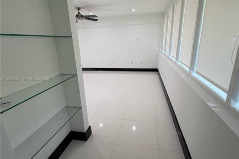 Copropriété à louer à Miami, Floride: 1 chambre, 84.26 m2 № 2046083 - photo 10