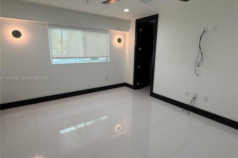 Copropriété à louer à Miami, Floride: 1 chambre, 84.26 m2 № 2046083 - photo 5
