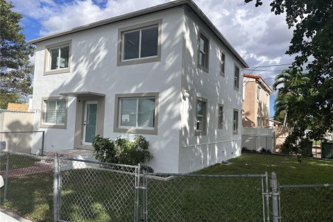 House in Miami, Florida 2 bedrooms, 91.04 sq.m. № 1984314 - photo 3