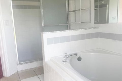 Купить виллу или дом в Киссимми, Флорида 5 комнат, 135.27м2, № 1788240 - фото 15