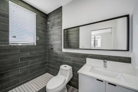 Appartement à louer à Hialeah, Floride: 2 chambres, 80.36 m2 № 1990307 - photo 12