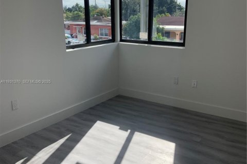 Appartement à louer à Hialeah, Floride: 2 chambres, 80.36 m2 № 1990307 - photo 8