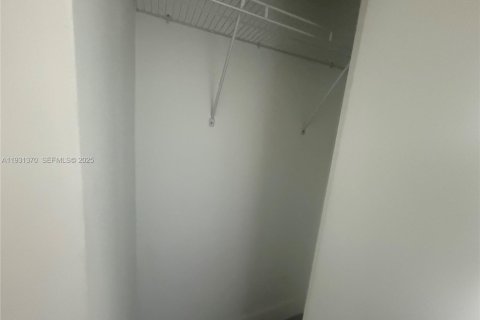 Appartement à louer à Hialeah, Floride: 2 chambres, 80.36 m2 № 1990307 - photo 19