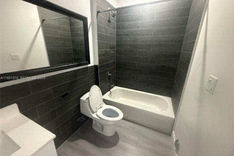 Appartement à louer à Hialeah, Floride: 2 chambres, 80.36 m2 № 1990307 - photo 25