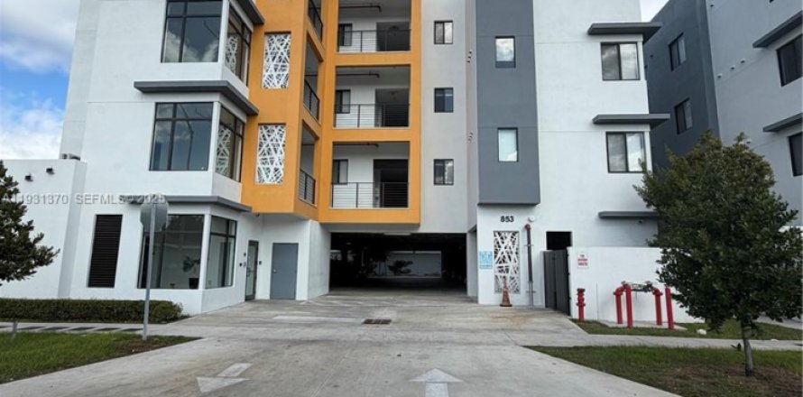 Appartement à Hialeah, Floride 2 chambres, 80.36 m2 № 1990307