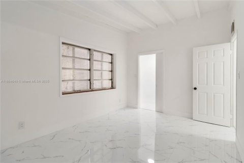 Casa en venta en Hollywood, Florida, 3 dormitorios № 1882268 - foto 18