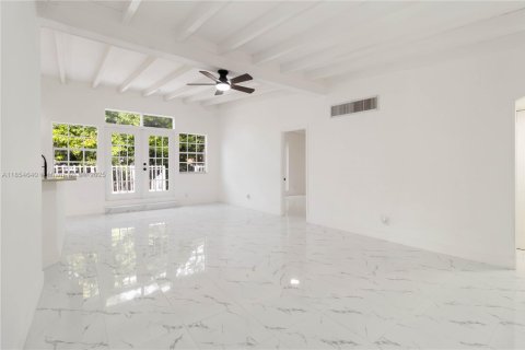 Casa en venta en Hollywood, Florida, 3 dormitorios № 1882268 - foto 11