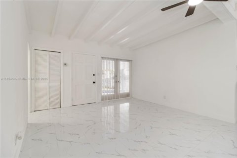 Casa en venta en Hollywood, Florida, 3 dormitorios № 1882268 - foto 7
