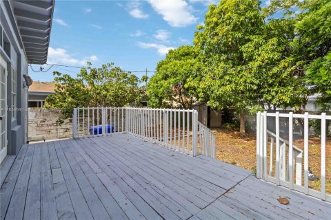 Casa en venta en Hollywood, Florida, 3 dormitorios № 1882268 - foto 29