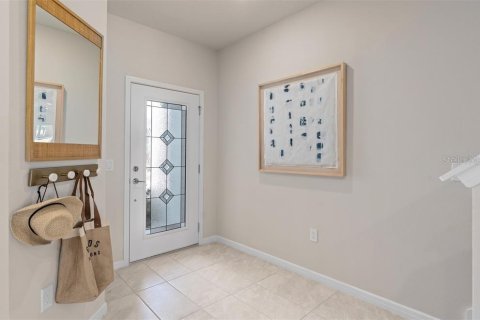 Townhouse in Davenport, Florida 3 bedrooms, 161.28 sq.m. № 2393949 - photo 5