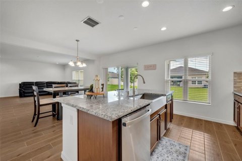House in Groveland, Florida 4 bedrooms, 237.37 sq.m. № 1591194 - photo 15