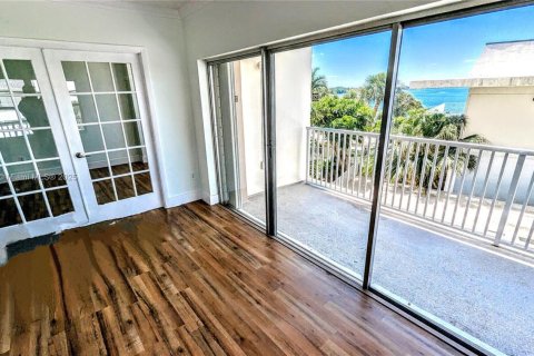 Condo in Sunny Isles Beach, Florida, 3 bedrooms  № 1635595 - photo 13
