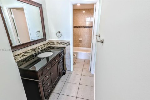 Condo in Sunny Isles Beach, Florida, 3 bedrooms  № 1635595 - photo 22