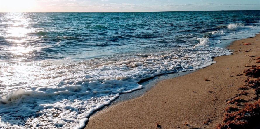 Condo in Sunny Isles Beach, Florida, 3 bedrooms  № 1635595