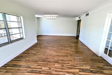 Condo in Sunny Isles Beach, Florida, 3 bedrooms  № 1635595 - photo 14