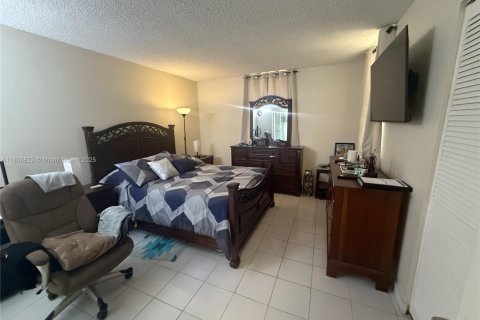 Copropriété à vendre à Miami, Floride: 2 chambres, 86.96 m2 № 1745639 - photo 12