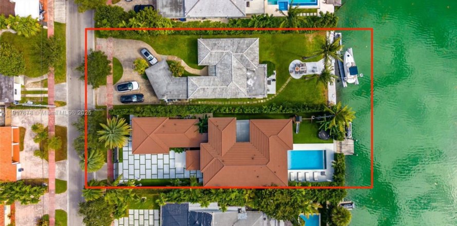 Casa en Miami Beach, Florida 7 dormitorios, 562.8 m2 № 1973173