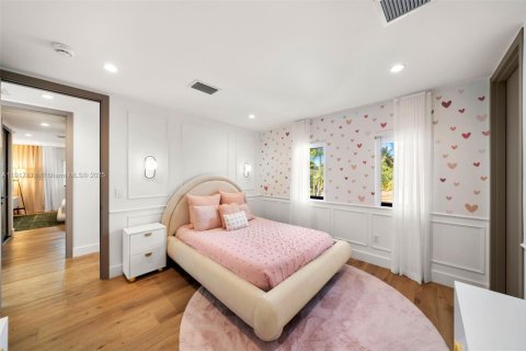 House in Miami Beach, Florida 7 bedrooms, 562.8 sq.m. № 1973173 - photo 14