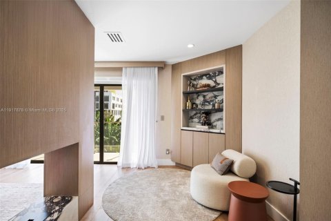 House in Miami Beach, Florida 7 bedrooms, 562.8 sq.m. № 1973173 - photo 19