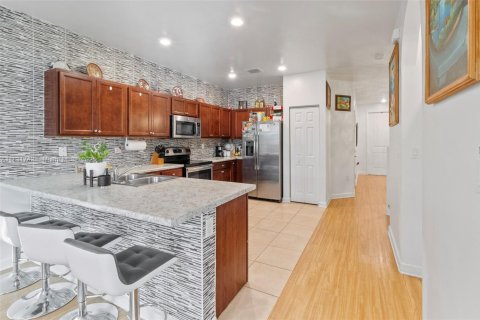 Townhouse in Homestead, Florida 4 bedrooms, 169.92 sq.m. № 1809798 - photo 2