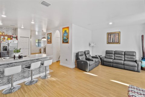 Townhouse in Homestead, Florida 4 bedrooms, 169.92 sq.m. № 1809798 - photo 3