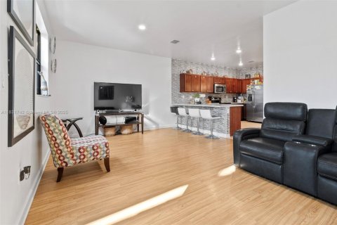 Townhouse in Homestead, Florida 4 bedrooms, 169.92 sq.m. № 1809798 - photo 5