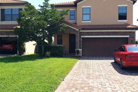 Casa en alquiler en Ocoee, Florida, 3 dormitorios, 196.49 m2 № 1906201 - foto 1