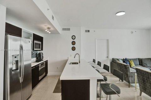 Appartement à louer à Miami, Floride: 2 chambres, 100.24 m2 № 1956598 - photo 7