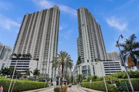 Appartement à louer à Miami, Floride: 2 chambres, 100.24 m2 № 1956598 - photo 3