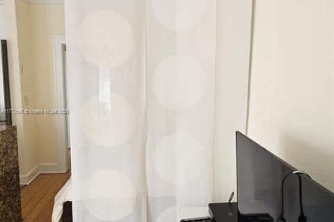Condo in Miami Beach, Florida  № 1692588 - photo 15