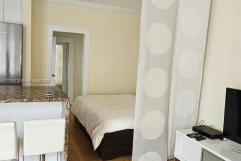 Condo in Miami Beach, Florida  № 1692588 - photo 4