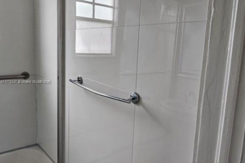Condo in Miami Beach, Florida  № 1692588 - photo 11
