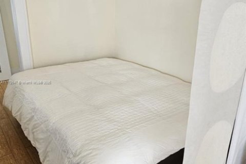 Condo in Miami Beach, Florida  № 1692588 - photo 8