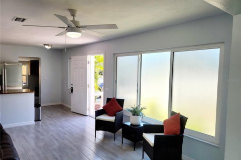 Villa ou maison à louer à Sarasota, Floride: 3 chambres, 138.42 m2 № 1803854 - photo 16