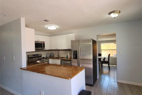 Villa ou maison à louer à Sarasota, Floride: 3 chambres, 138.42 m2 № 1803854 - photo 8