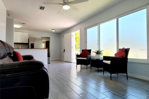 Villa ou maison à louer à Sarasota, Floride: 3 chambres, 138.42 m2 № 1803854 - photo 17