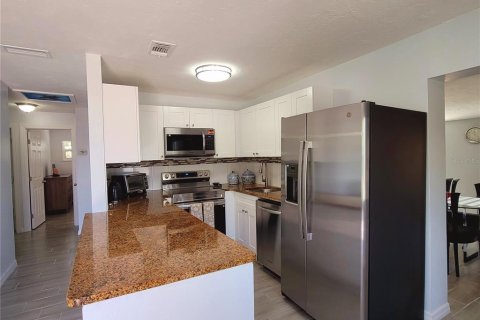 Villa ou maison à louer à Sarasota, Floride: 3 chambres, 138.42 m2 № 1803854 - photo 9
