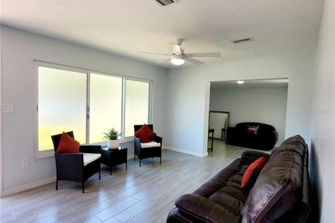 Villa ou maison à louer à Sarasota, Floride: 3 chambres, 138.42 m2 № 1803854 - photo 10