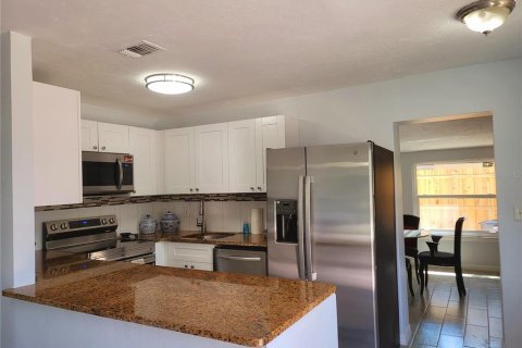 Villa ou maison à louer à Sarasota, Floride: 3 chambres, 138.42 m2 № 1803854 - photo 7